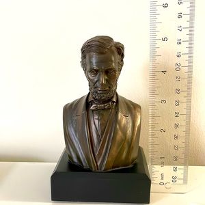 Abraham Lincoln Bust